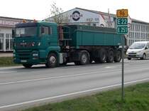 MAN-Kipper unterwegs am 26.April 2010 auf der B96 bei Bergen/Rgen.