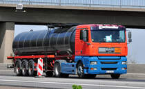 MAN Tankauflieger  Eschweiler  auf der A 61 bei Heimerzheim 22.04.2010