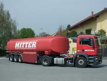 MAN_TGA18.410 der Fa. Mitter befindet sich auf Zustelltour in Ried i.I.;100423