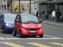 Rot - Schwarzer Smart in Lausanne am 27.03.2010