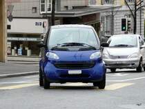 Blau - Schwarzer Smart in Lausanne am 27.03.2010