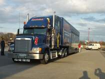Haribo Truck, im April 10 vor den Einkaufzentrum Edeka.