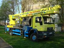 MAN 18.280 mit 280PS und Teleskophubarbeitsbhne 
von Wumag, Arbeitshhe bis 45m, 
seitliche Ausladung bis 30m,
April 2010