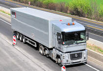 Renault Kofferaufbau  Redcliffe  auf der A61 bei Heimerzheim 28.04.2010