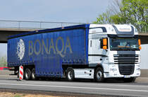 DAF XF 105.460 SCC (Pritsche Bonaqa) auf der A61 bei Heimerzheim 28.04.2010
