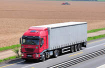 Iveco Stralis 480 aus Ungarn auf der A 61 bei Heimerzheim 28.04.2010