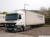 MB 1844 Schenker Sattelzug beim Stuttgarter Hafen-Umschlagbahnhof. (11.04.2010)