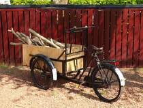 Dreirdriges Lastenfahrrad der Sdlimburgischen  Dampfeisenbahngesellschaft (ZLSM) am 01.05.2010 im Bahnhof Simpelveld (NL).