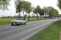 MerzedesBenz Cabrio (Pagode) bei Rheindahlen auf der B57. 25.4.2010