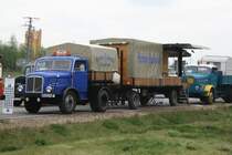 Top restaurierter S4000/1 mit kurzer Pritsche und Anhnger..Gesehen am 02.05.10 zum 13. Oldtimertreffen in Werdau.