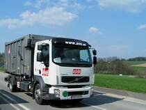 VOLVO_FL-240 von AVE(TKV-Regau)steuert nach erfolgtem Sammeldienst Richtung Betriebssttte;100419