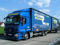 ACTROS2541 von Rosner steuert durch das Bundesland Obersterreich Richtung Deutsche Grenze;100419