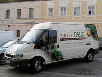 FORD (135-T350) eines Steirischen Weingutes steht am Romarkt in Ried i.I.;100417