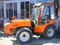 Holder F780,
Schmalspurtraktor mit Deutz 4-Zyl.Turbodiesel,
77PS aus 3620ccm, 40Km/h, Bj.2010,
April 2010