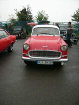 Opel Kapitn im Dresdener Alberthafen zum Dresdener Oldtimermakt 2009