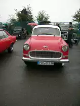 Opel Kapit�n im Dresdener Alberthafen zum Dresdener Oldtimermakt 2009