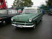 Opel Kapit�n im Dresdener Alberthafen zum Dresdener Oldtimermakt 2009