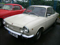 Alter Fiat im Dresdener Alberthafen zum Dresdener Oldtimermakt 2009