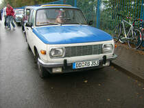 Wartburg 353 deluxe im Dresdener Alberthafen zum Dresdener Oldtimermakt 2009