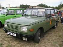 Kombi Wartburg 353 Tourist der NVA beim Ostfahrzeug-Treffen Finowfurt 24.04.2010