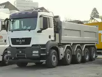 MAN Kipper abgestellt in Biel-B�zingen am 18.04.2010