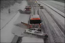 ... der Fahrstreifen Zwei und ein teil der Normalspur wird vom MAN FE360A ger�umt...