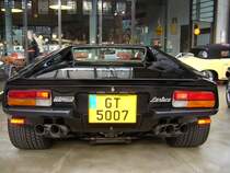 Heckansicht eines De Tomaso Pantera. Die erste Serie wurde von 1971 - 1990 mit kleinen Facelifts produziert. Angetrieben wurde der Bolide von einem 5.8l Ford V8 Motor. Meilenwerk Dsseldorf.