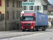 Volvo Sattelschlepper unterwegs im Aarwangen am 25.03.2010