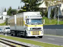 Volvo mit Anh�nger unterwegs in Wieden-Heinr�ti am 22.04.2010