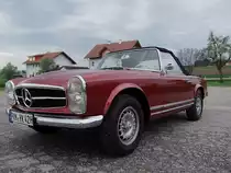 MB-230SL ist als erstes Fahrzeug zur Oldtimerausstellung in Neuhofen/Innkreis eingetroffen;100501