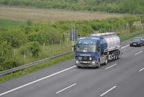 Mercedes Actros, Tankzug auf der A2 bei Lehrte am 09.01.2010