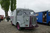 Alter Citroen Transporter zu Campingwagen umgebaut, aufgenommen am 01.05.2010 in Arbon.