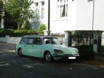 Citroen DS 20 Break am 11.8.2009 in Hamburg, Erstzulassung 1972, 98 PS, 120.000km (lt. Verkaufsschild).