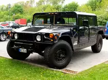 Der Tankwart ist sein bester Freund..., Hummer H1 gesehen in Aachen.