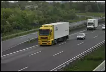 MAN-Sattelzug, auf der A2, bei Lehrte am 11.05.2010.