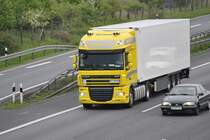 DAF XF 105,  auf der A2 bei Lehrte/Niedersachen, am 11.05.2010.