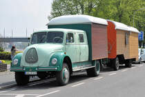 Magirus Deutz Oldtimer Lkw mit Mehrpersonenkabine und Kastenaufbau, sowie Hnger, Bonn 27.04.2010