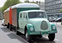Magirus Deutz Oldtimer Lkw mit Mehrpersonenkabine, Kofferaufbau und H�nger - Bonn 27.04.2010 