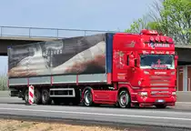 Scania R 500  Lochmann Transporte  auf der A61 bei Heimerzheim - 17.05.2010