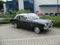 Ford Taunus P3 17M. 1960-1964. Ford betitelte dieses Auto in seinen Werbetexten als  Linie der Vernunft , der Volksmund nannte es Badewanne.
Oldtimertreffen beim M�lheimer BMW H�ndler Phillip.