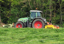 Fendt 818 mit Mhwerk auf einer Wiese in der Nhe der Steinbachtalsperre - 20.05.2010