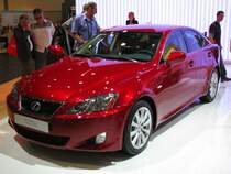 Dies Ist ein Lexus IS 220d in Rotmetallic. Gesehn auf der AMI in Leipzig, 14.04.07.