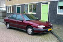 Renault Safrane 2.2 i fotografiert in Leiden, Niederlande am  09-05-2010.