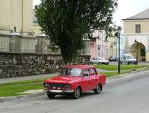 Moskvitch 2140 fotografiert in Zhovkva, Ukraine 19-05-2010.