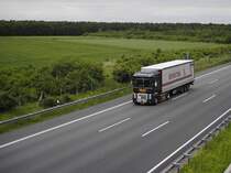 Renault Magmun Sattelzug, auf der A2/Lehrte am 01.06.2010.