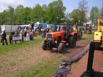 ZT303 neben der Wettkampfbahn vom Russentreffen Oberlungwitznach der Rundfahrt