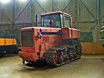 russischer Raupenschlepper DT 75 zu sehen in den Ausstellungshallen in Ptnitz, 17.05.07