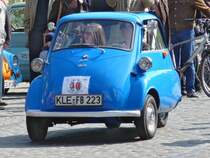 Die BMW Isetta beim Start der Oldtimer-Rallye in Hls.