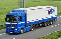 MAN Pritschenauflieger  Vetten , A61 bei Weilerswist, 28.05.2010