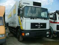 MAN 18.232 wartet auf Export; 280510